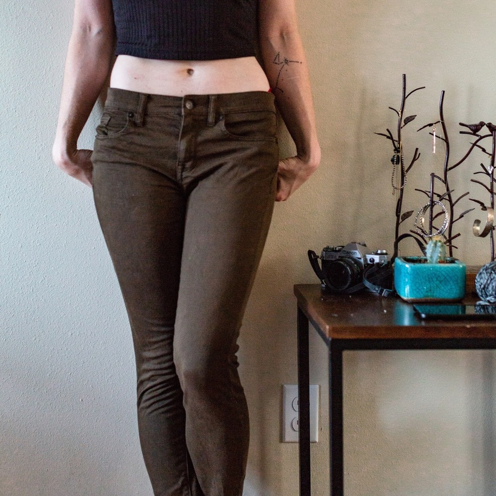 Madewell Skinny Skinny Sateen Jean in Olive